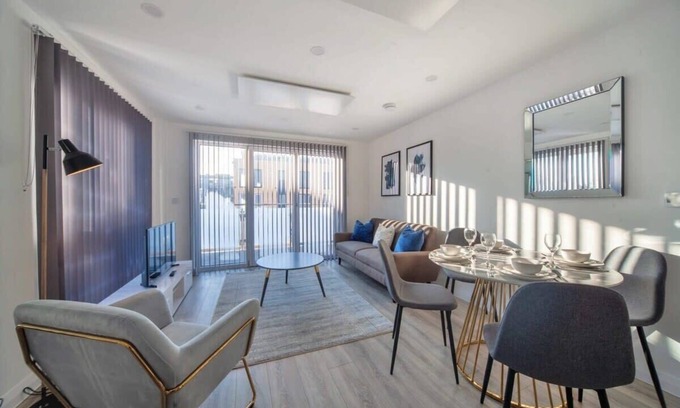 Willesborough Apartment | Contemporary 2 Bedroom Apartment in Ashford