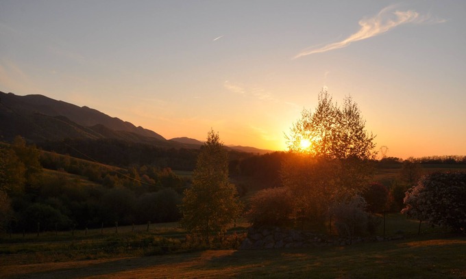 Buzy Villa | Contemporary architecture by Lourdes, view of the Pyrenees, garden, spa, hammam