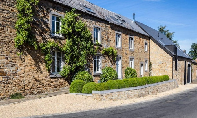 Durnal House | Contemporary farmhouse