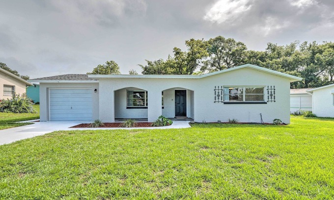 Pine Ridge House | Contemporary Gem w/Sun Room in Beverly Hills!
