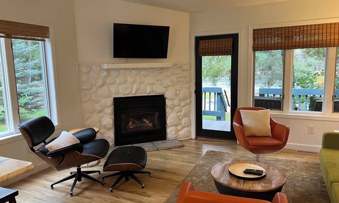 Biwabik Condo | Contemporary Lakefront Condo @ Giants Ridge Ski, Golf, Beach, Bike