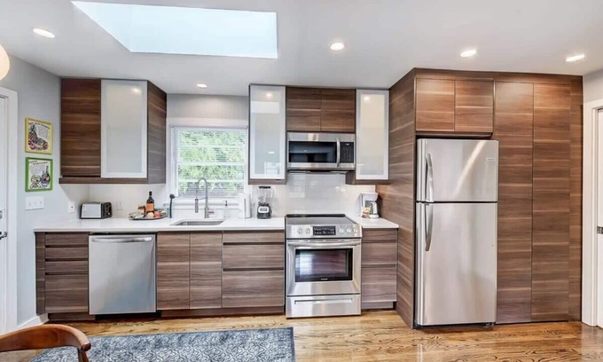 Charlotte Condo | Contemporary Myers Park 1BR King Condo | Queens Rd