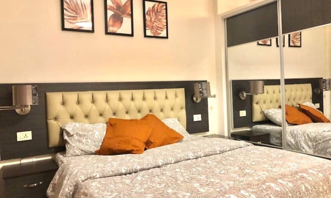 Al Swaifyeh Apartment | Contemporary studio 13 mins to downtown - few steps to great food, cafes, shops