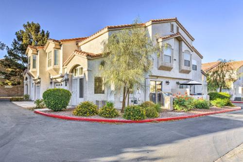 Las Vegas House | Contemporary Vegas Townhome with Community Pool