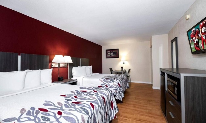Westfield House | Convenient Room Ideal for Budget Travelers near Houston's Top Attractions