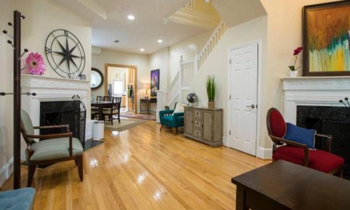 Logan Circle House | Convention Center/Logan Circle Large Cozy House.