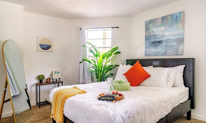 Arena District Apartment | Convention – Short North – Pets – Private Parking