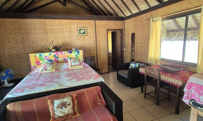 Cook's Bay House | Cook’s Bay Beach bungalow