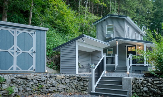 Bellefonte House | COOL CREEK COTTAGE: PSU Spring Creek Waterfront Oasis with Hot Tub