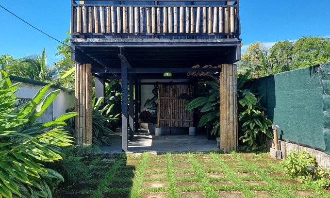 Dolega House | Cool Loft, King Bed, in Dolega, 10min to David/20min to Boquete. Private Parking