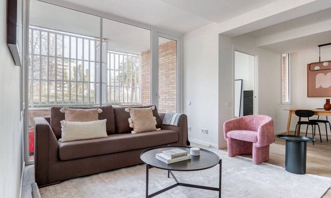 Sarria Apartment | Cool Sarrià 3BR w/Doorman, Newly Renovated, by Blueground