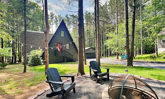 Sky Valley House | Coopers Landing | Fire Pit + Hot Tub & Game Room!
