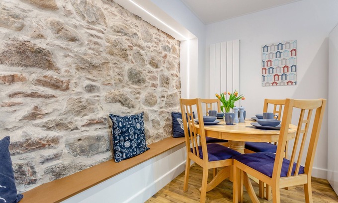 Avoch House | Coorie Nook - Three Bedroom House, Sleeps 6