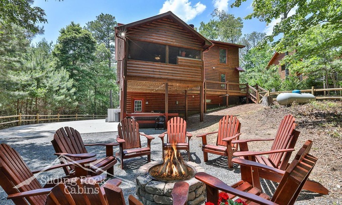 Eagle Mountain Cabin | Coosawattee River Resort, 4/3.5 pet friendly, small fenced yard, hot tub,