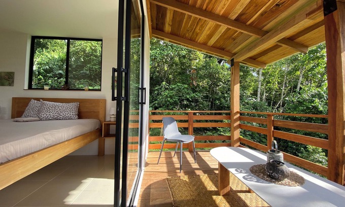 Tena Apartment | Coral Tree Lodge Tena - Jungle Room