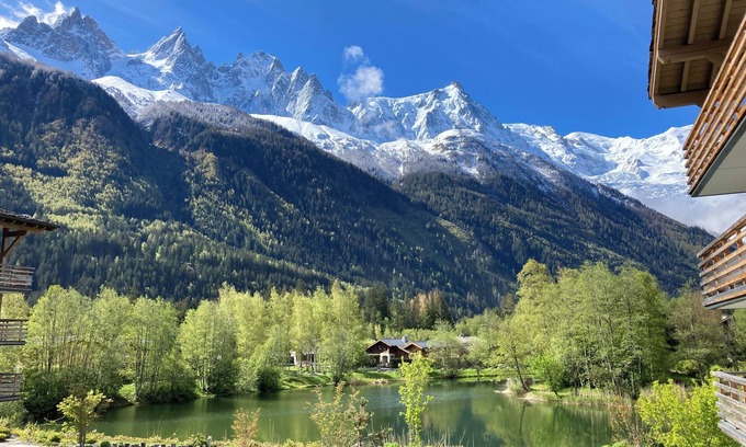 Chamonix-Mont-Blanc Apartment | Cordée 112 Chamonix: Luxury Apartment with Stunning Views, Heated Pool, and Spa