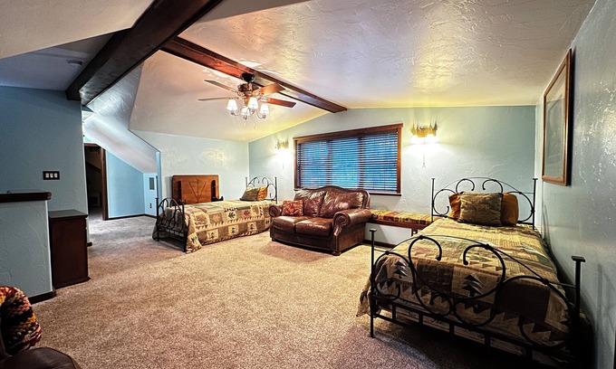 Sacramento House | Corina's Grace Way Lodge