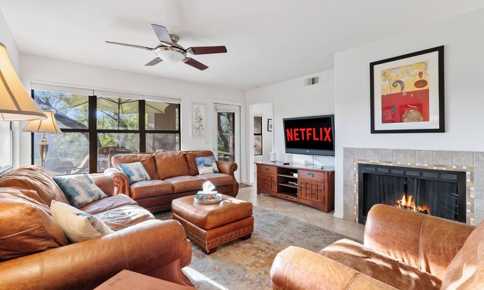 Tucson Apartment | Corner full 2BR/2B Apt w/Golf Views, Pool & Grill