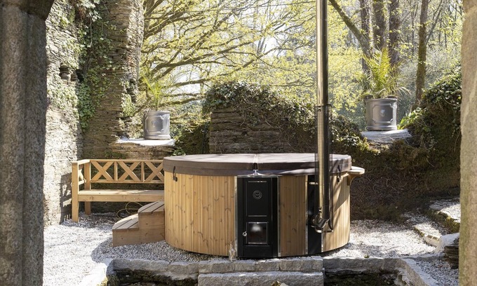 Saltash House | Cornish Manor House set in 25 acres of Formal Gardens