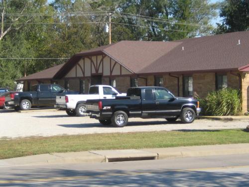 Lindsborg Hotel | Coronado Motel & RV Park