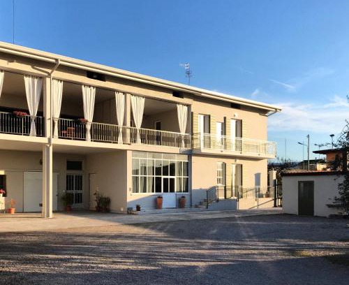 Carzago Riviera Bed & Breakfast | Corte Viviani