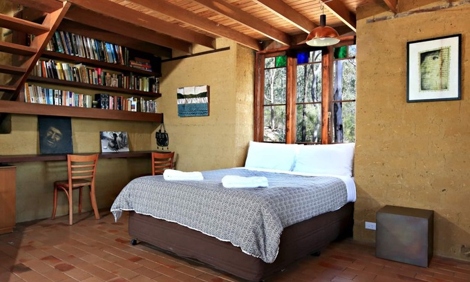 Broke Cottage | Corymbia Cottage Brokes Secluded Escape for max 4