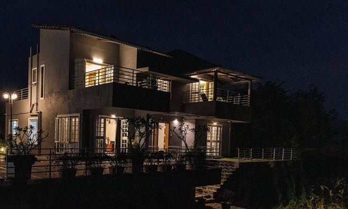 Paud Villa | CosmicStays GreyStone Villa Mountain View & Dam