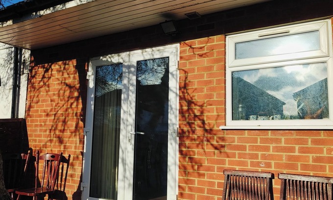 Queensbury Apartment | Cosy 2-Bed Studio with Amenities in London suburb