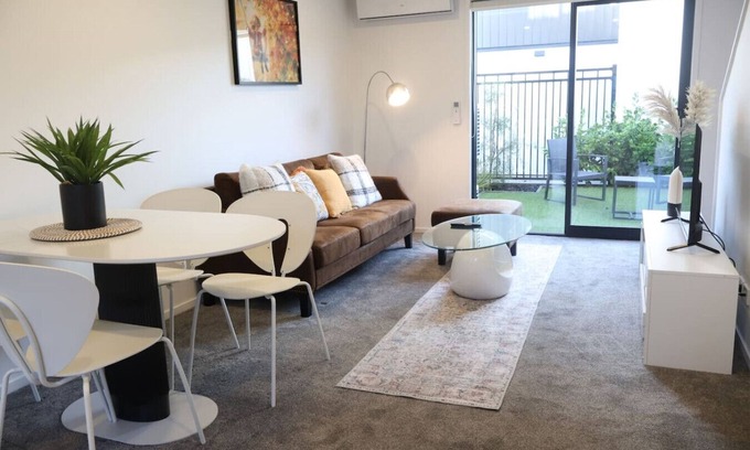 Mount Albert House | Cosy 2BR House in Carrington Rd