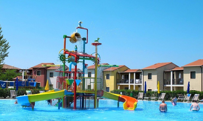 Cavalcaselle Apartment | Cosy apartment for 6 people with A/C, pool, WIFI, TV, terrace and parking