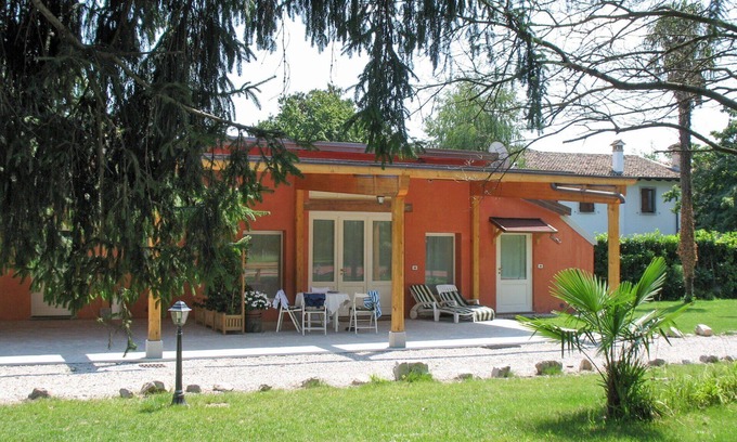 Strassoldo Apartment | Cosy apartment for 4 people with WIFI, A/C, TV, terrace, pets allowed and parking