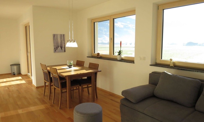 Strass im Zillertal Apartment | Cosy apartment for 4 people with WIFI, TV, balcony and parking