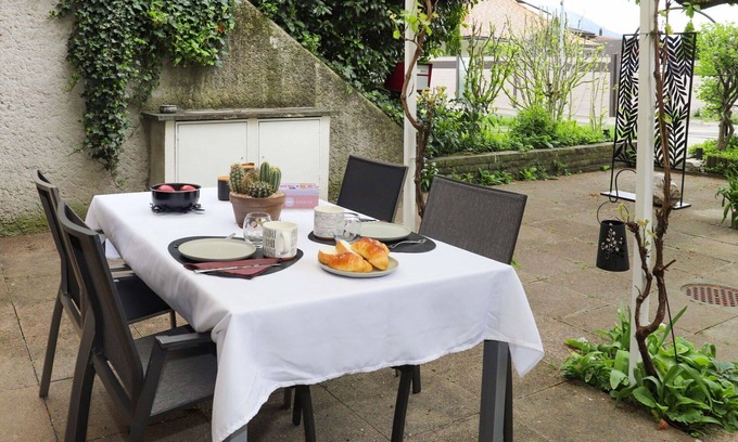 Bouveret Apartment | Cosy apartment for 2 guests with WIFI, TV, terrace, pets allowed, panoramic view and parking