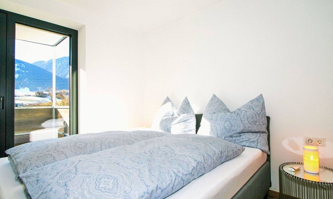 Axams Apartment | Cosy apartment for 3 people with WIFI, TV, terrace and parking
