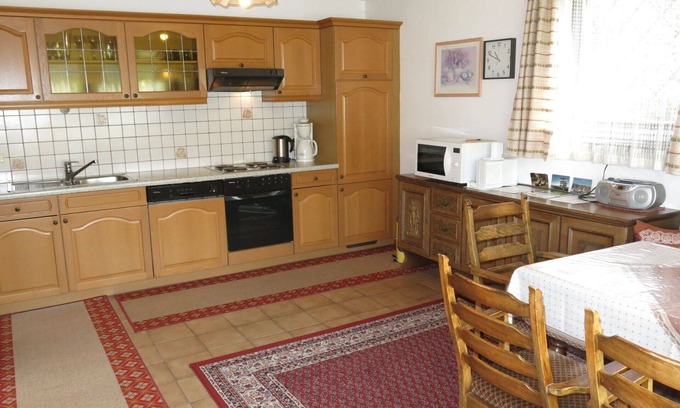 Arriach Apartment | Cosy apartment for 4 guests with WIFI, TV, terrace and parking