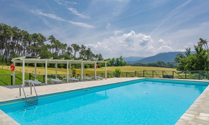 Vicopelago Apartment | Cosy apartment for 4 guests with pool, A/C, TV, patio, pets allowed, panoramic view and parking