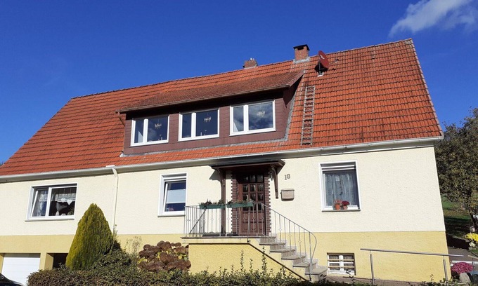 Luegde Apartment | Cosy apartment for 4 people with WIFI, TV, balcony, pets allowed, panoramic view and parking