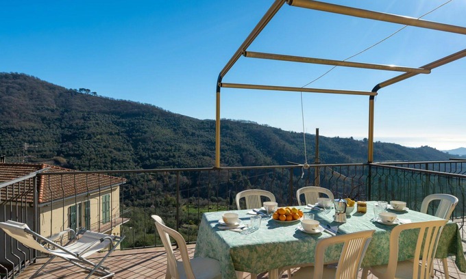 Vasia Apartment | Cosy apartment for 7 guests with WIFI, TV, terrace, pets allowed and parking