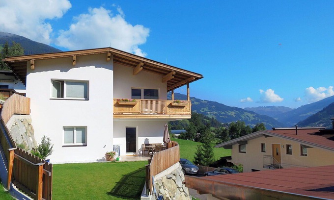 Hoarberg Apartment | Cosy apartment for 8 people with WIFI, TV, terrace and parking