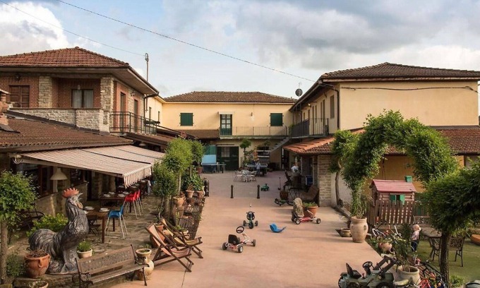 Cortemilia Apartment | Cosy apartment for 6 guests with pool, WIFI, TV, terrace, pets allowed and parking