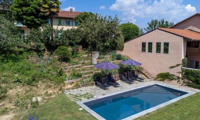 Cortazzone House | Cosy apartment in villa for 3 guests with pool, terrace, pets allowed and parking