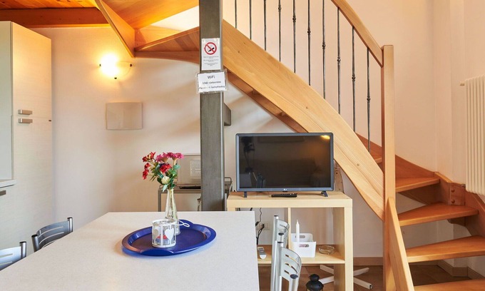 Consiglio di Rumo House | Cosy apartment in villa for 4 guests with A/C, WIFI, TV, patio, pets allowed and parking