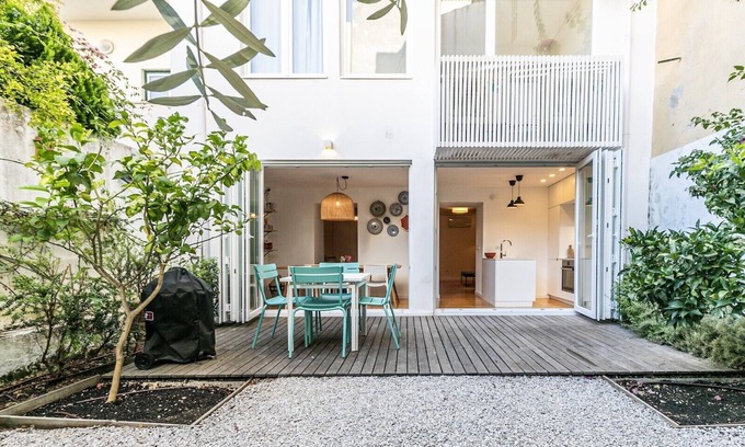 Santos Condo | Cosy Apartment With 2 Bedrooms in Lapa With a Beautiful Garden