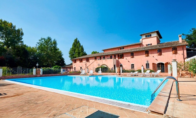 San Brizio Apartment | Cosy apartment with WIFI, pool, TV, balcony, pets allowed and parking, close to Spoleto