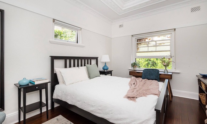 St Kilda West Apartment | Cosy beachside apartment with access to 50m2 terrace.
