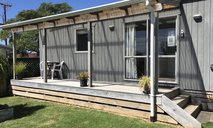 New Plymouth Cottage | Cosy Cabin with Unlimited Wi-fi