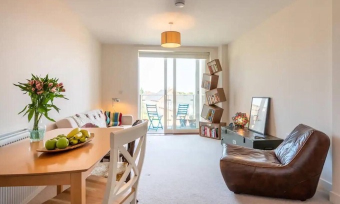 Cambridge Apartment | Cosy Cambridge Apartment with 2 Bedrooms