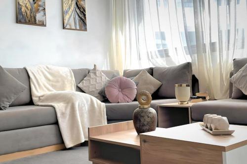 Agadir Bay Apartment | Cosy central beach home swimming pool
