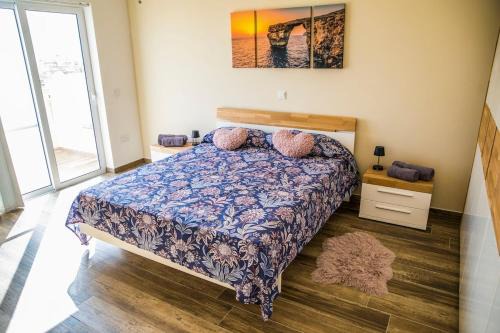 Victoria Apartment | Cosy & Central Penthouse in Victoria