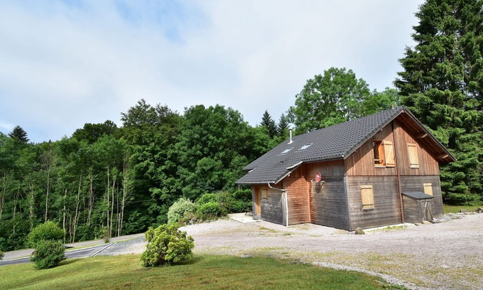 Liezey Ski Chalet | Cosy chalet in Liézey with countryside views